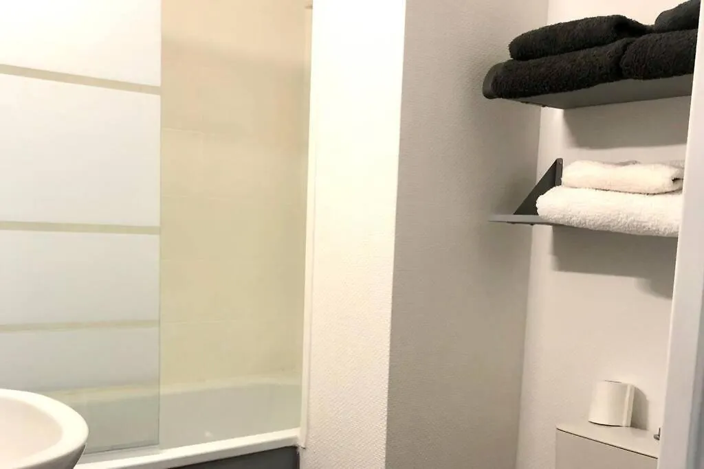 Apartamento Loft Sous Les Toits Lumineux - Capitole-Daurade-Esquirol - Wifi Toulouse 0*,  Francia